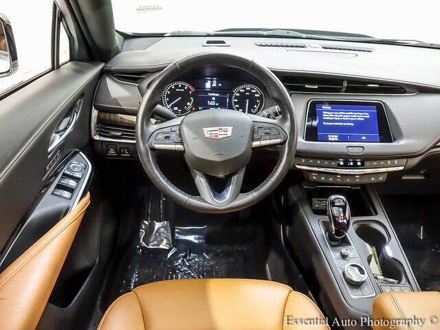 2022 Cadillac XT4 Premium Luxury