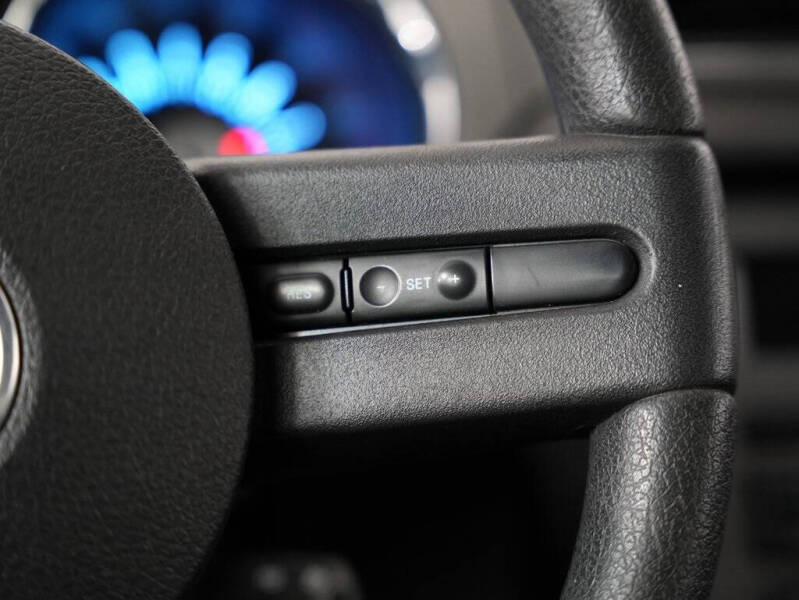 2012 Ford Mustang V6