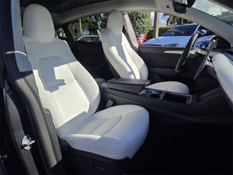 2024 Tesla Model Y Long Range