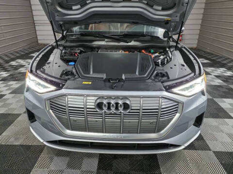 2022 Audi e-tron quattro Premium Plus
