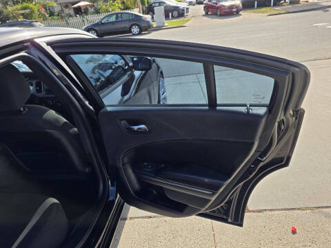 2013 Dodge Charger SE