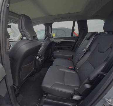 2025 Volvo XC90 B5 Core Bright Theme