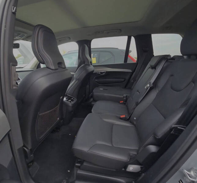 2025 Volvo XC90 B5 Core Bright Theme