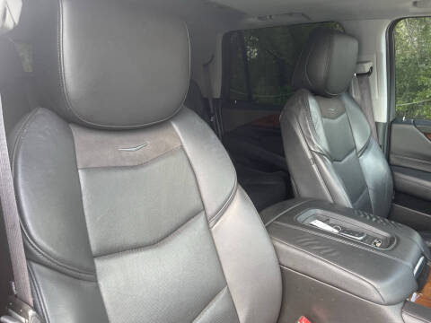 2017 Cadillac Escalade Luxury