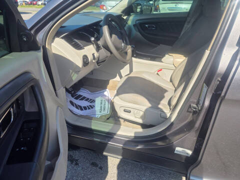 2011 Ford Taurus SE