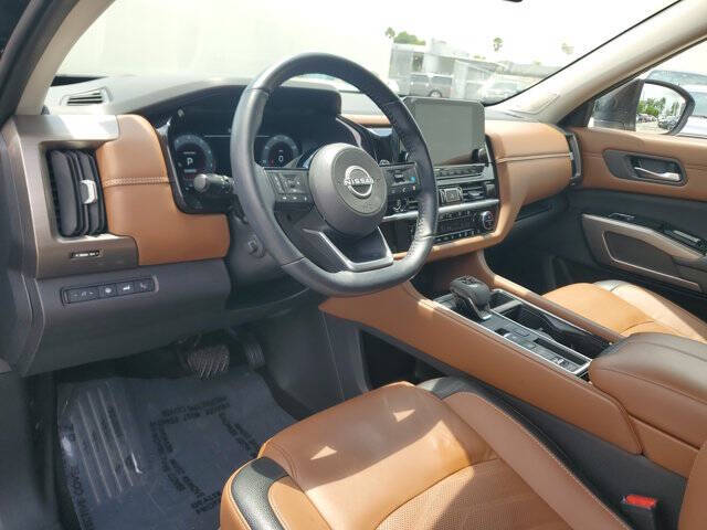 2024 Nissan Pathfinder Platinum