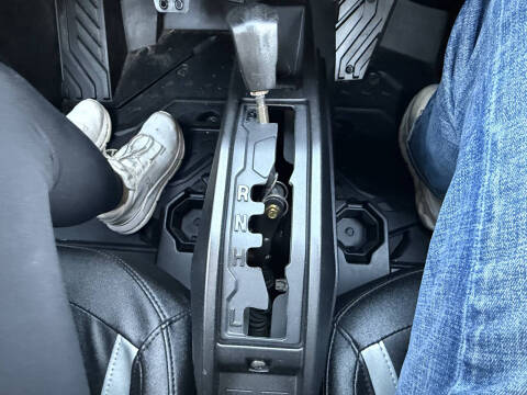 2023 Can-Am Commander XT