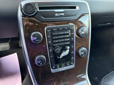 2013 Volvo XC70 T6 Premier Plus