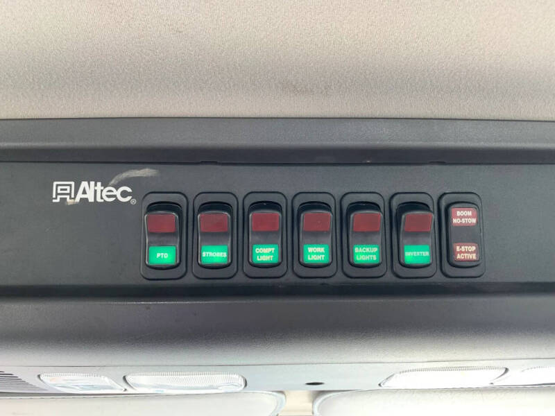 2014 Freightliner M2 106