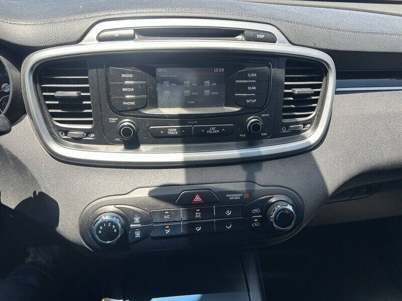 2017 Kia Sorento LX