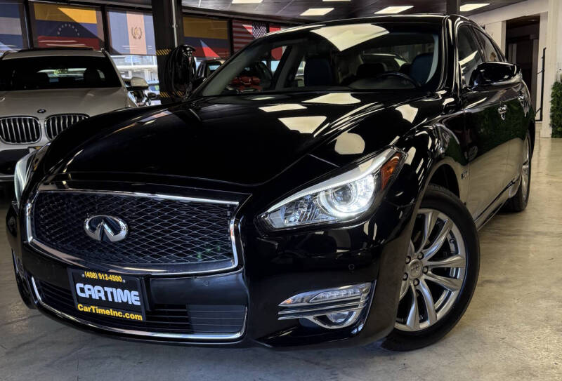 2017 Infiniti Q70 Hybrid