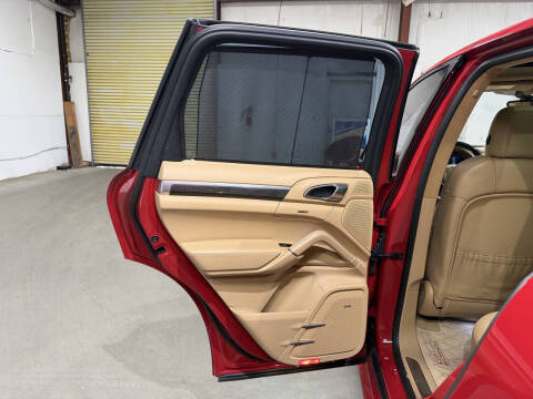 2017 Porsche Cayenne GTS