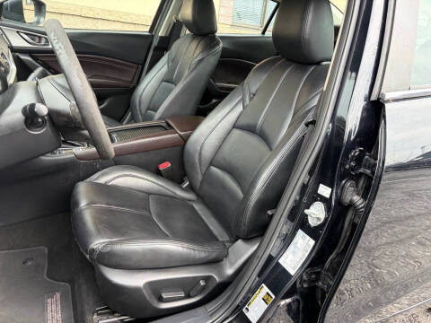 2018 Mazda MAZDA3 Touring