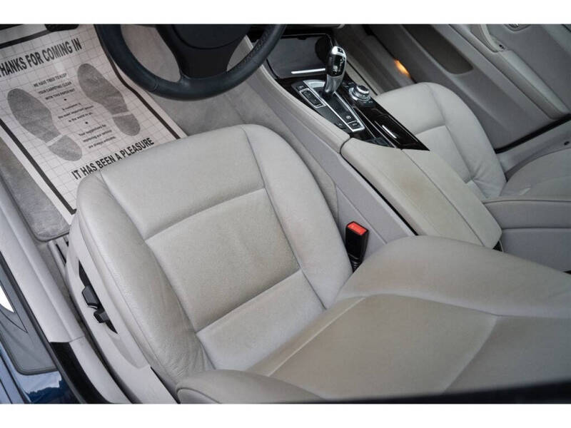 2012 BMW 5 Series 528i