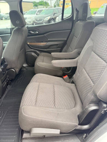 2017 GMC Acadia SLE-2