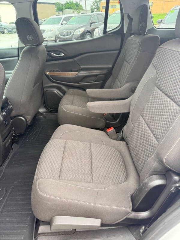2017 GMC Acadia SLE-2