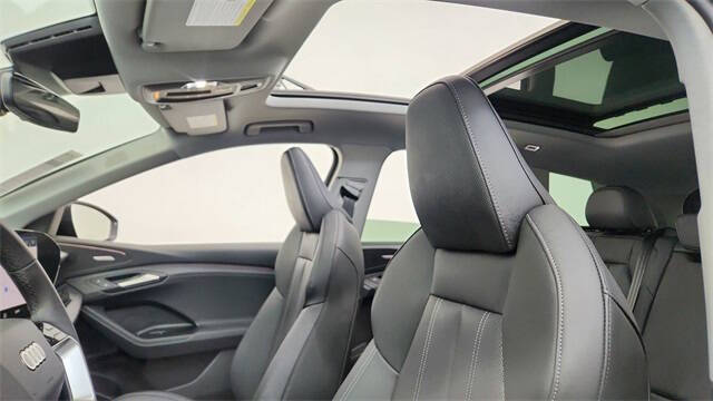 2025 Audi Q6 e-tron quattro Premium Plus