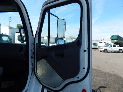 2017 Freightliner M2 106