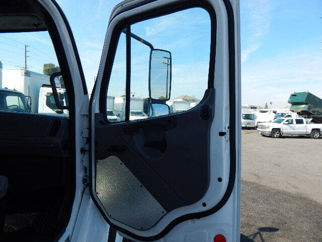 2017 Freightliner M2 106