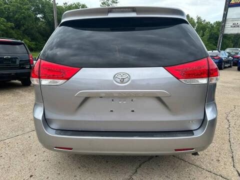 2011 Toyota Sienna