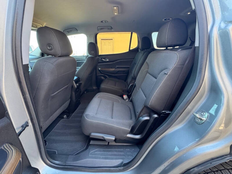 2023 GMC Acadia SLE