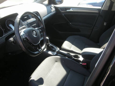 2016 Volkswagen Golf SportWagen