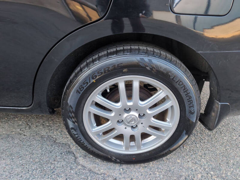 2012 Nissan Versa 1.6 SV