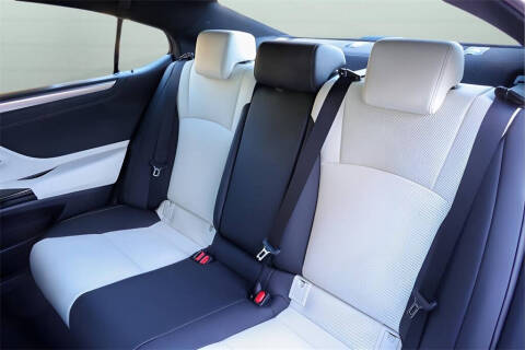 2025 Lexus ES 350 F SPORT Handling