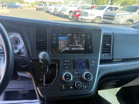 2015 Toyota Sienna