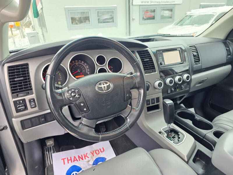 2013 Toyota Sequoia SR5