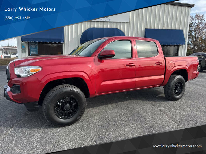 2022 Toyota Tacoma SR's photo