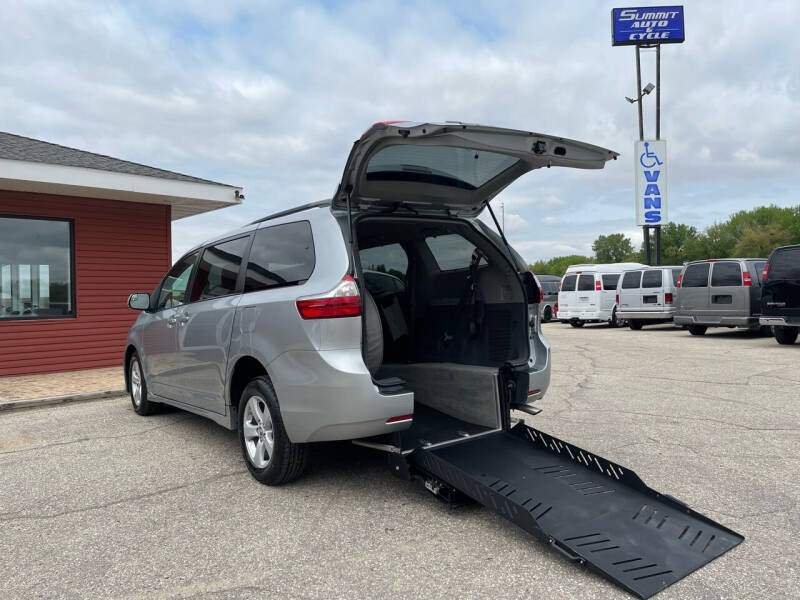 2019 Toyota Sienna for sale at Summit Auto & Cycle in Zumbrota MN