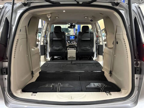 2017 Chrysler Pacifica Touring-L Plus