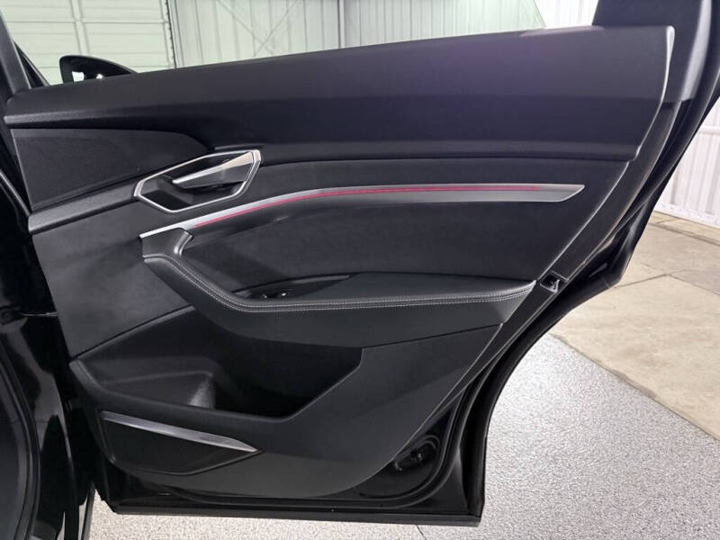 2022 Audi e-tron S quattro Premium Plus