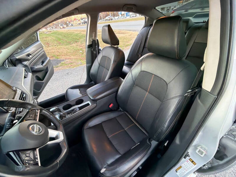 2021 Nissan Altima 2.5 SR