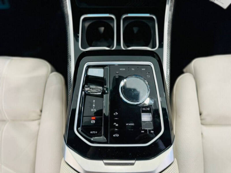 2023 BMW 7 Series 740i