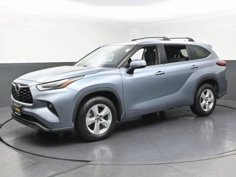 2022 Toyota Highlander LE