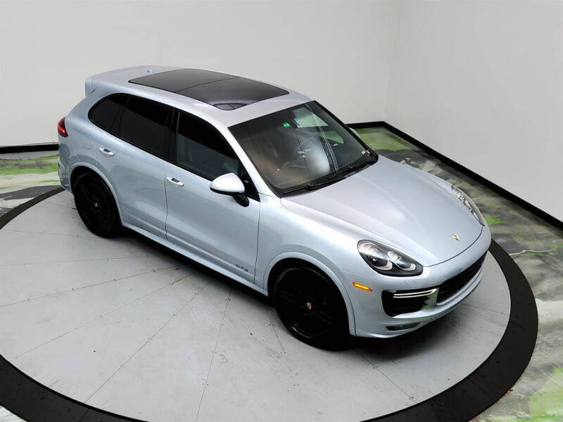 2016 Porsche Cayenne GTS
