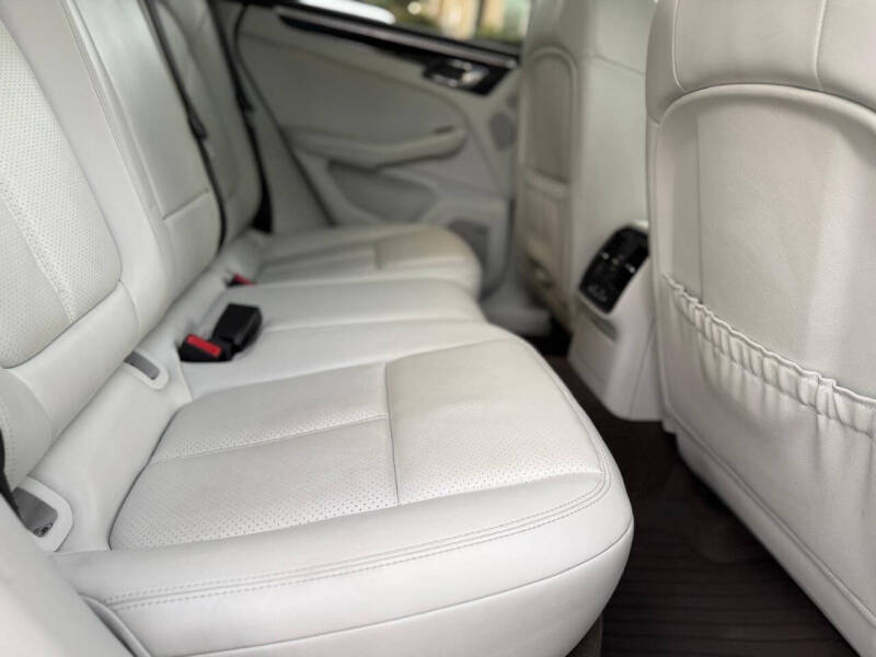 2017 Porsche Macan S