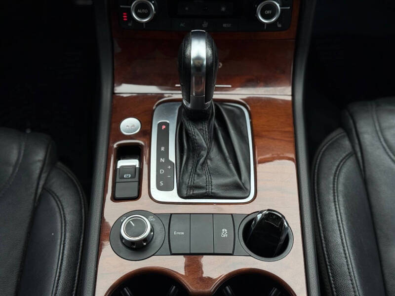 2012 Volkswagen Touareg Hybrid