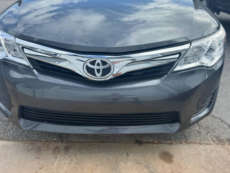 2012 Toyota Camry LE photo 5