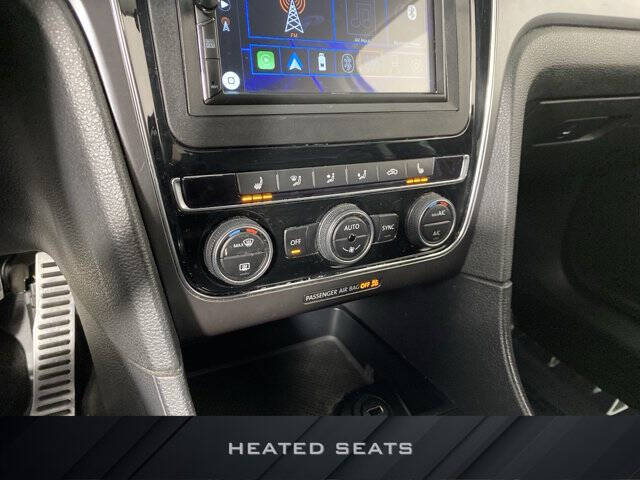 2017 Volkswagen Passat 1.8T R-Line