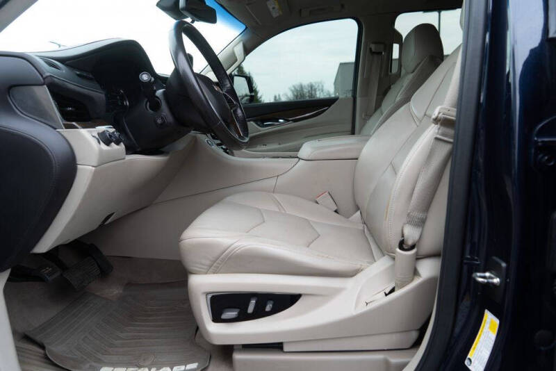 2019 Cadillac Escalade Luxury