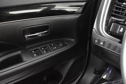 2020 Mitsubishi Outlander SE