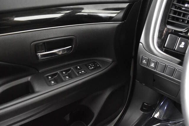 2020 Mitsubishi Outlander SE