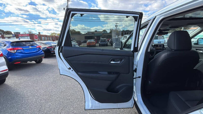 2026 Nissan Rogue SV