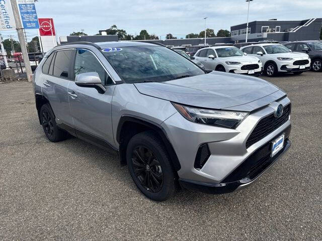 2023 Toyota RAV4 Hybrid SE