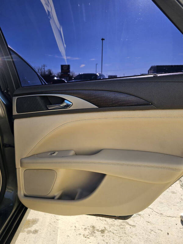 2017 Lincoln MKZ Select