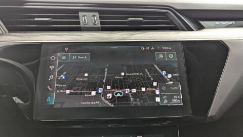 2021 Audi e-tron quattro Premium