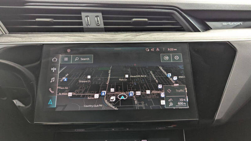 2021 Audi e-tron quattro Premium